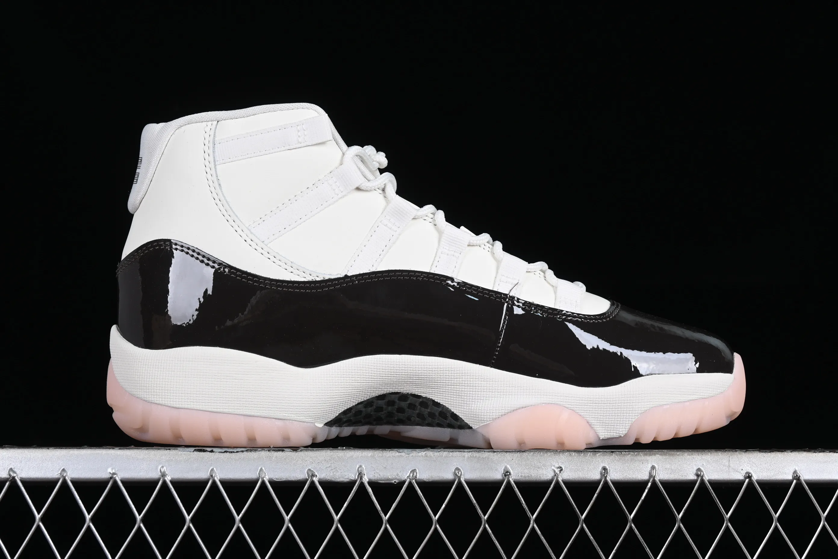 All categories Air Jordan Jordan series basketball shoes Air Jordan 11 OG version Air Jordan 11 "Neapolitan" AJ11 Joe 11 brown and white pink Kangkou AR0715-101